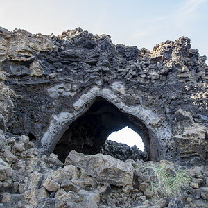 Dimmuborgir Lavaröhre %22Kirkja%22.jpg