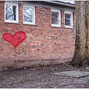 019 Mauer mit Herz