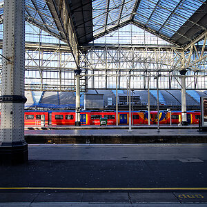 Waterloo Bahnsteig.jpg