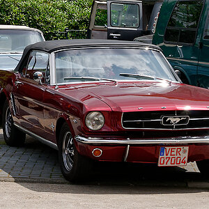 Ford Mustang.jpg