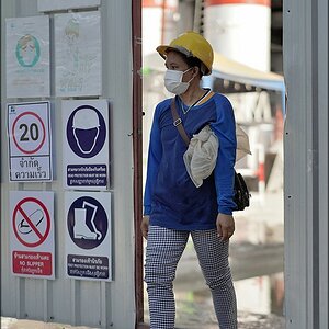 comp_Lady-worker2.jpg