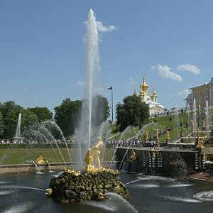 Brunnen Peterhof2.jpg