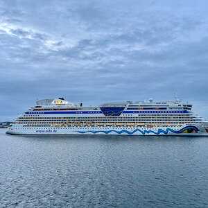 211003 AL566 iPhone-7.jpg