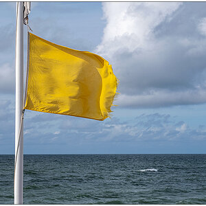 429 Sylt – Gelbe Flagge am Strand