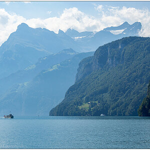 458 Berge und Vierwaldstättersee bei Brunnen