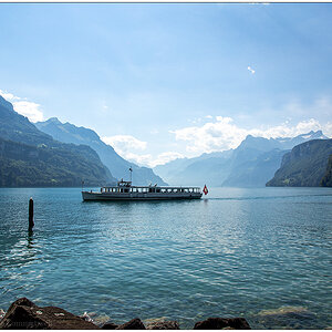 459 Berge, See und Schiff in Brunnen