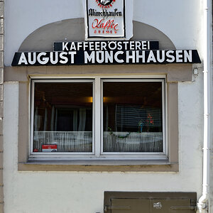 Münhhausen Kaffee aussen.jpg