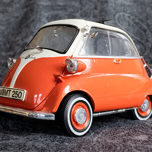 BMW 250 Isetta Front.jpg