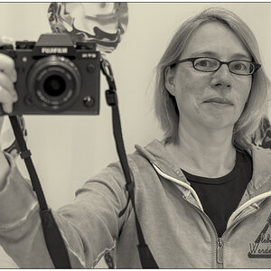 486 Selbstportrait mit neuer Frisur