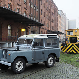 Land Rover Station Wagon 2.jpg