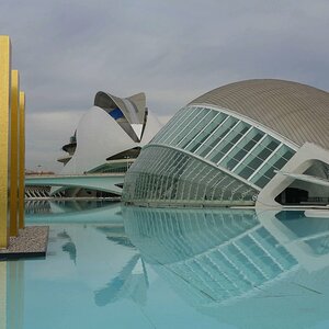 Valencia ultramoderne Architektur.jpg