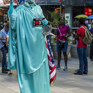 NYC menschliche Statue.jpg