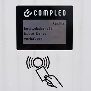 Compleo Front.jpg