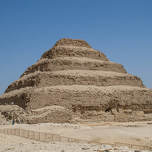 Pyramide Djoser.jpg