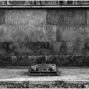 069 Eichhof Friedhof Kiel – Gedenkstätte Bombenopferfeld