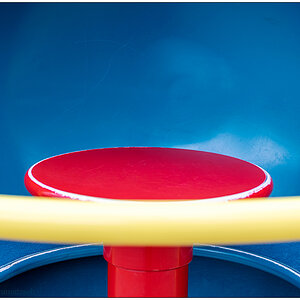 105 Spielplatz in Blau-Rot-Gelb
