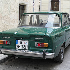 Alfa Romeo Giulia 1300 TI - 2.jpg