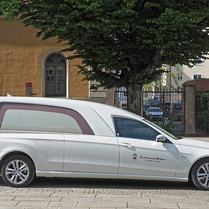Mercedes Banz Bestatter.jpg