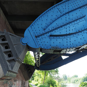 Widerlager Brücke.jpg