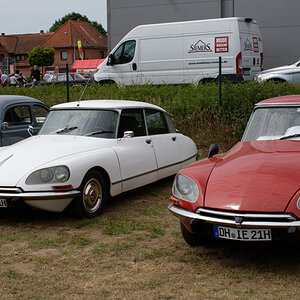 Citroen DS.jpg