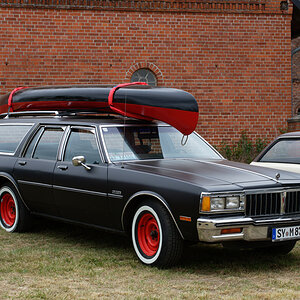 Pontiac Grand Safari, Cruiser.jpg