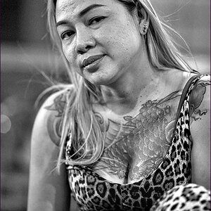 comp_2BarLady2-Lumi.jpg