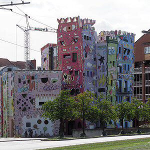 Happy Rizzi Haus 1.jpg