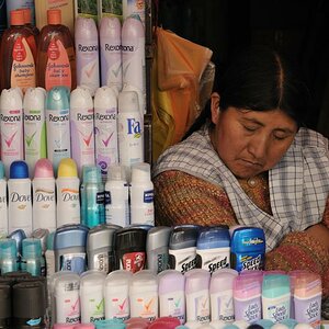 Marktfrau in La Paz - Bolivien
Die Stadt liegt auf 3300 m bis 4050 m Höhe. Atemberaubend und atemraubend.