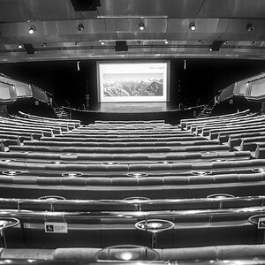 Der Saal BW.jpg
