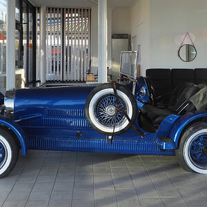 Bugatti Seite.jpg