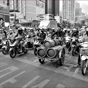 comp_2GasBottlesSW2.jpg
