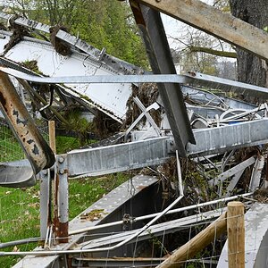 Zerstörte Brücke an der Ahr.jpg