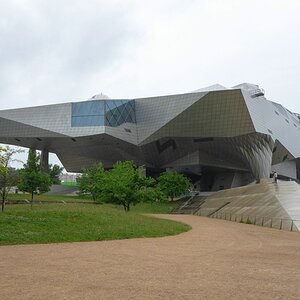 Musee des Confluences.jpg