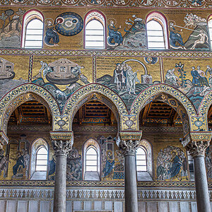 Sizilien 23 Monreale Kathedrale-Säule-46.jpg
