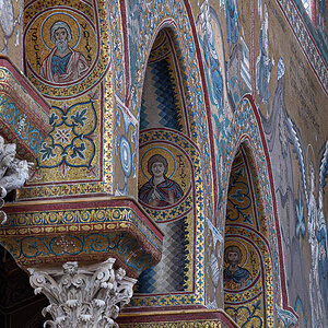 Sizilien 23 Monreale Kathedrale-Säule-48.jpg