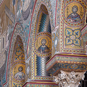 Sizilien 23 Monreale Kathedrale-Säule-49.jpg