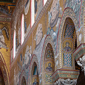 Sizilien 23 Monreale Kathedrale-Säule-51.jpg