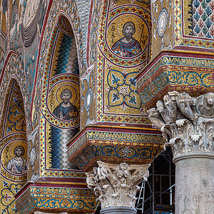 Sizilien 23 Monreale Kathedrale-Säule-52.jpg