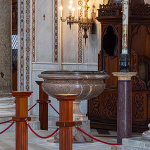 Sizilien 23 Monreale Kathedrale-Taufstein-39.jpg