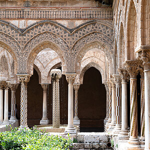 Sizilien 23 Monreale Kloster-Brunnen9603.jpg