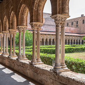 Sizilien 23 Monreale Kloster-Gang9626.jpg