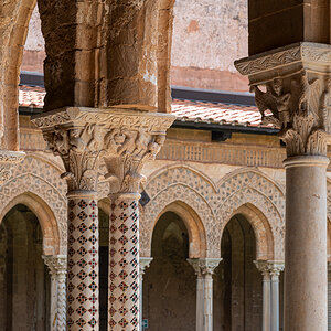 Sizilien 23 Monreale Kloster-Gang9630.jpg