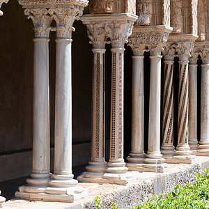 Sizilien 23 Monreale Kloster-Innenhof9632.jpg