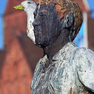 balkenhol_mann_mit_vogel.jpg