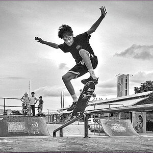 comp_2SkateSW1-lumi.jpg