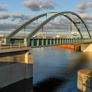 OF2_67937.jpg