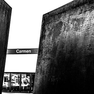 Serra-ruft-Carmen.jpg