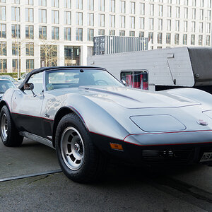Corvette Stringray 1.jpg