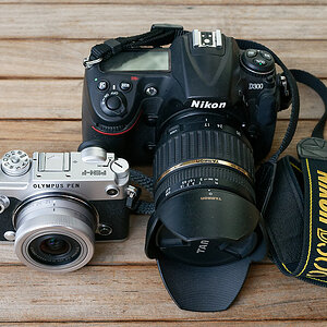 Olympus Pen F mit Lumix G Vario 24-32mm 3.5-5.6 ASPH.jpg