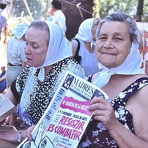 Madres de Plaza de Mayo ca. 1989.jpg